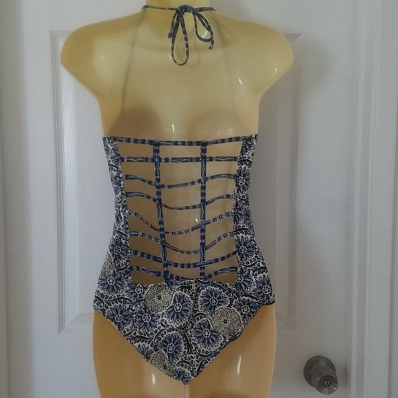 Retro Style Volcom Swimsuit - Picture 6 of 8